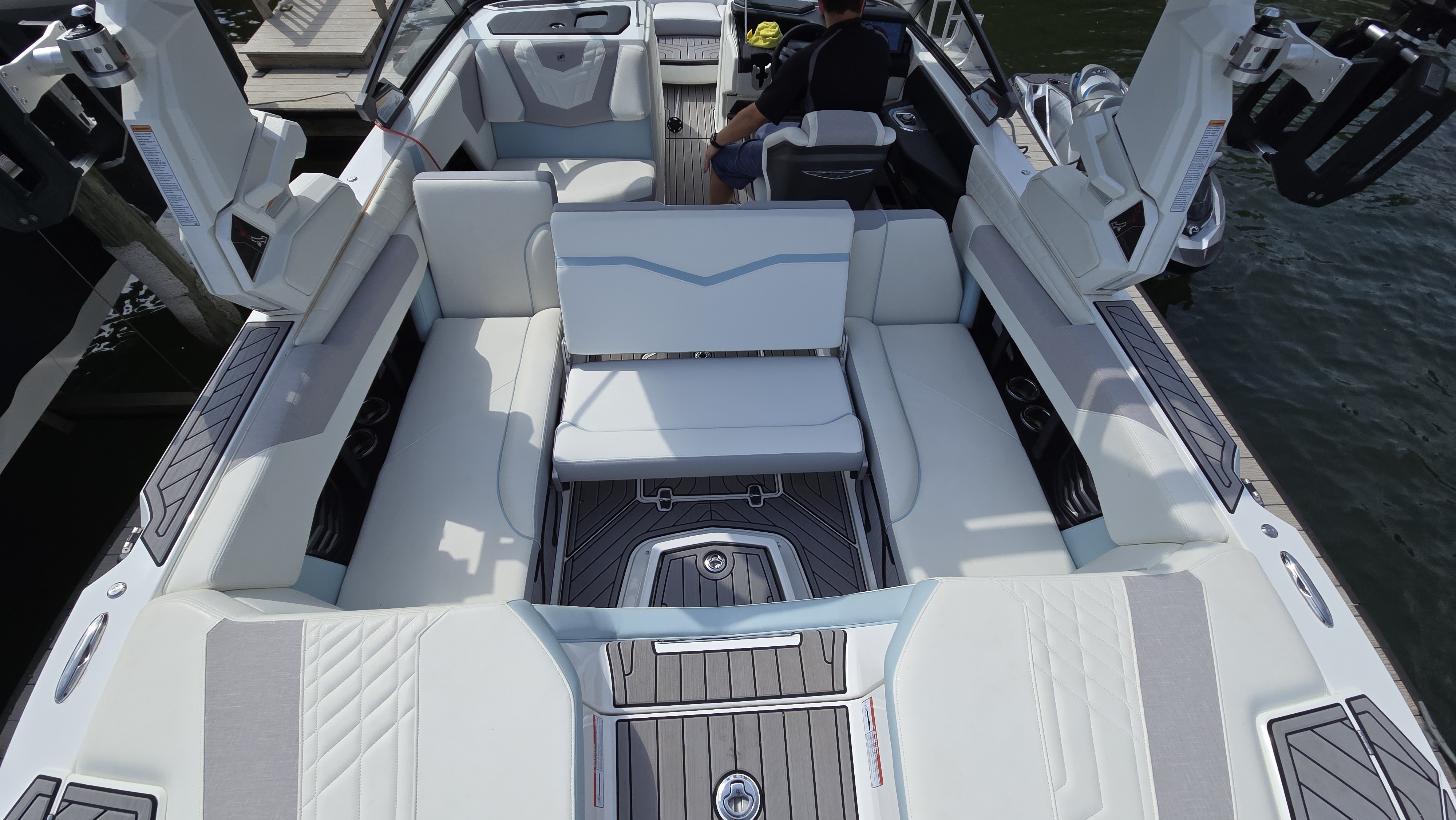 2022 G23 Super Air Nautique Icon